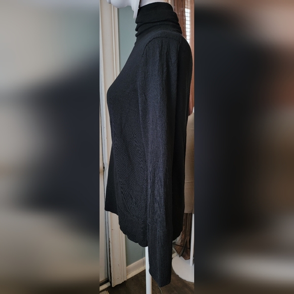 COS 100% Wool Classic Fit Turtleneck Sweater Women's M Black Soft Neutral Lux - Picture 3 of 11